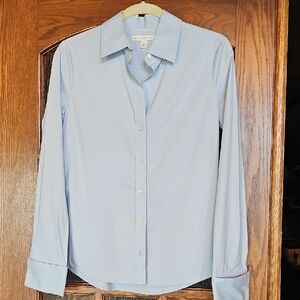 Banana Republic Light Blue Women's Dress Shirt - Button Front Size 6